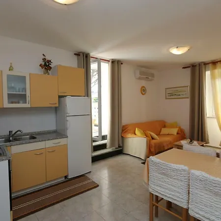 Apartment Dani Malinska