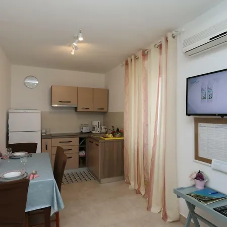 Dani Apartamento Malinska